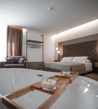 Alexander House Hotel