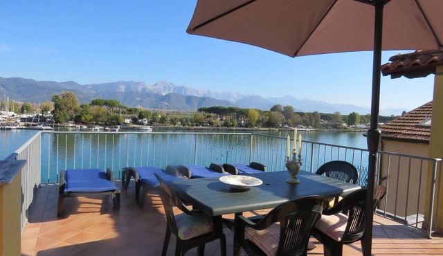 Allafocedelmagra com - Panoramic 5 bed apartment with berth in Bocca di Magra