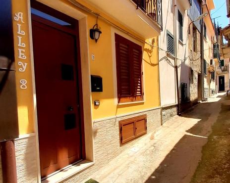 Alley 8