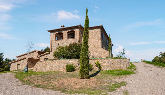 Amazing home in Cinigiano
