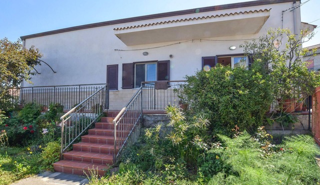 Amazing home in Sant'Agata di Militell