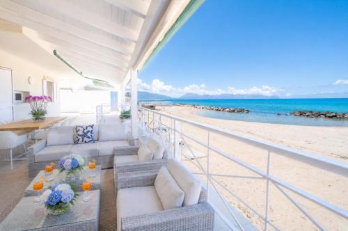 Amira Beach Villa by Le Dhome Sicily