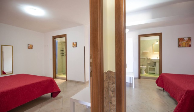 Amy's House - Apartment overlooking the Gulf of Macari