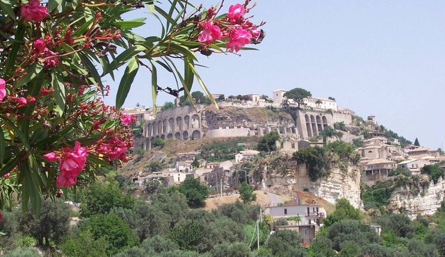 Antique palazzo with an original atmosphere, sea view