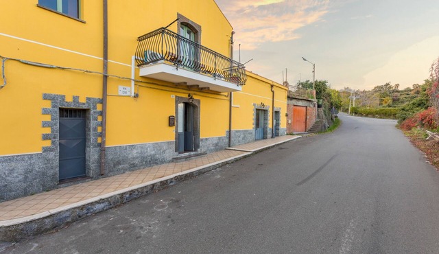 Apartment 'Casa Valerio' with Sea View, Wi-Fi and Air Conditioning