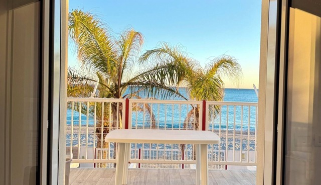 Apartment by the sea
