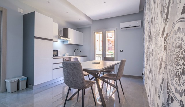 Apartment "A Due Passi dal Mare" with Mountain View, Balcony & Wi-Fi