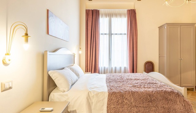 Apartment 'Al Duomo - Appartamento Superior' with Shared Terrace, Wi-Fi and Air Conditioning