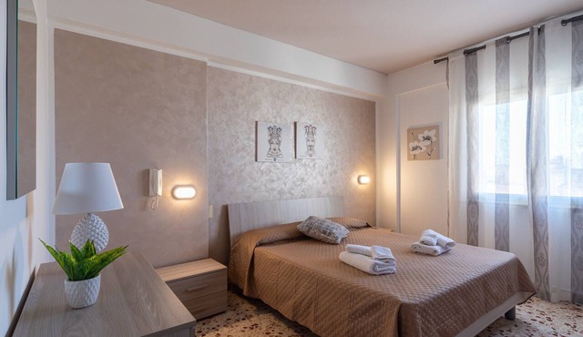 Apartment Angy with Sea View, Balconies & Wi-Fi