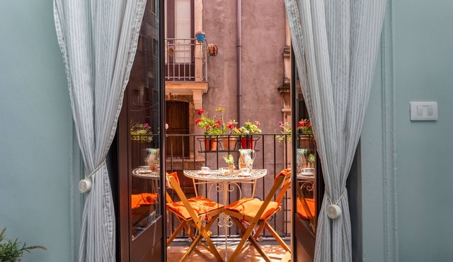 Apartment 'Aparo House One' with Balcony, Wi-Fi and Air Conditioning