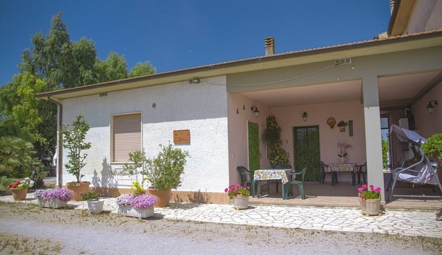 Apartment 'Appartamento 1' with Balcony, Wi-Fi and Air Conditioning