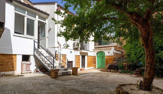 Apartment 'Assammichele' with Private Terrace, Wi-Fi and Air Conditioning