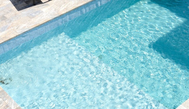 Apartment 'Athena' with Shared Pool, Wi-Fi and Air Conditioning
