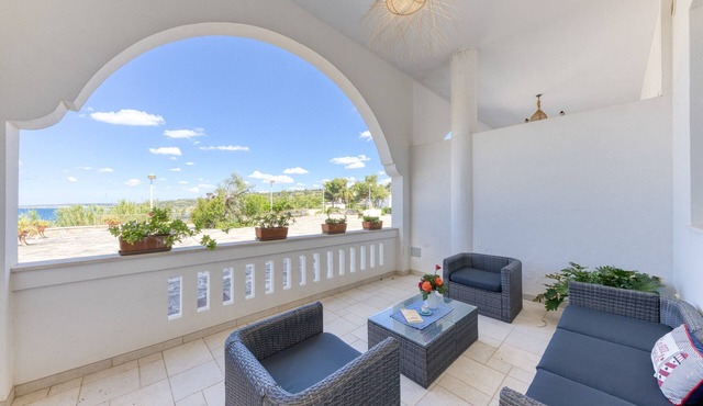 Apartment 'Baia Dei Sogni - Aqua' with Sea View, Wi-Fi and Air Conditioning