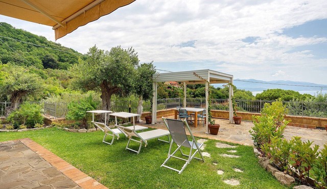Apartment 'Blu' with Sea View, Wi-Fi and Air Conditioning