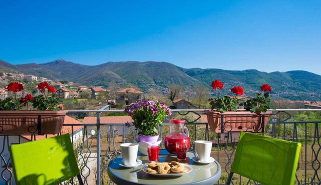 Apartment 'Casa Loreto Agerola' with Mountain View, Wi-Fi and Air Conditioning