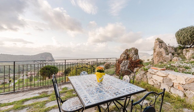 Apartment 'Casa Lucia Borgetto' with Sea View, Wi-Fi and Air Conditioning