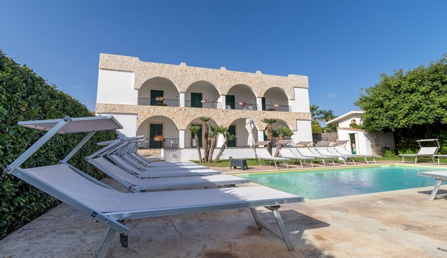 Apartment 'Gelsomino in Villa Archi' with Sea View & Shared Pool
