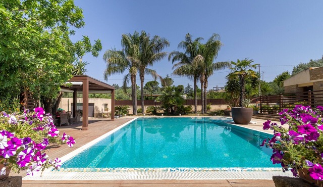 Apartment 'Giusa' with Shared Pool, Wi-Fi and Air Conditioning
