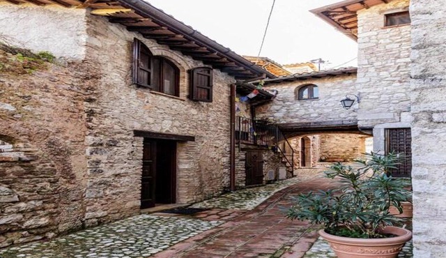 Apartment in Firenzuola near Lake Arezzo