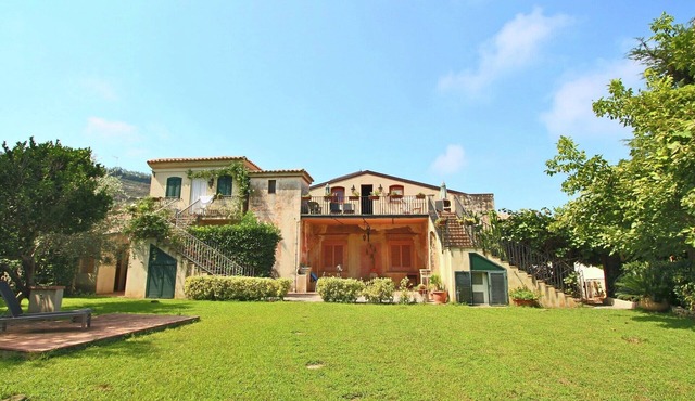 Apartment in Parghelia near Coast of the Gods
