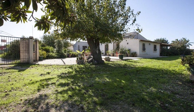 Apartment in Sicilian villa in the countryside near the sea.