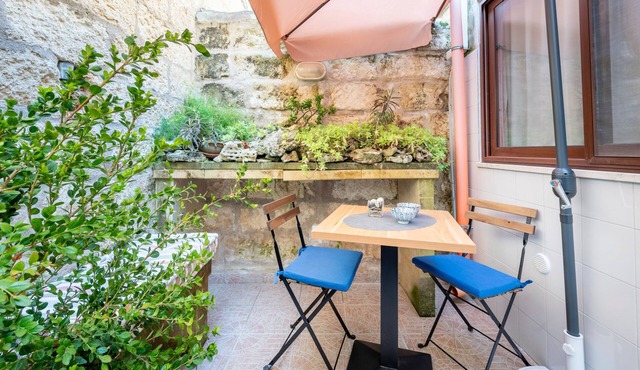Apartment 'Al Vico' with Private Terrace and Air Conditioning