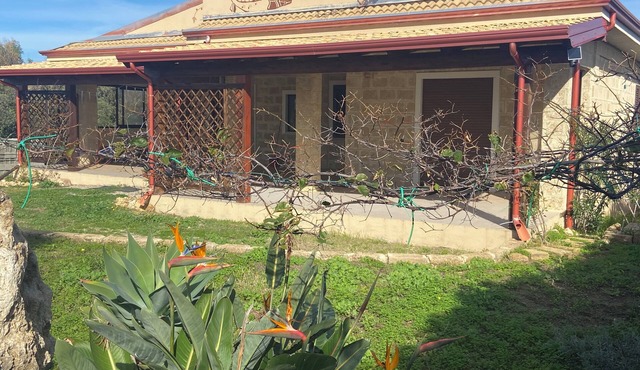 Apartment in wonderful villa, 3 minutes walking in the most beautiful landscape