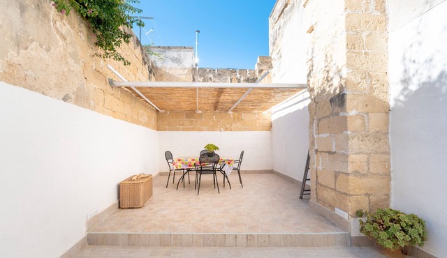 Apartment 'Dimora Bianca' with Private Terrace and Air Conditioning