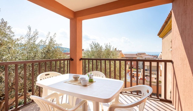 Apartment 'La Basoledda' with Sea View, Private Terrace and Air Conditioning