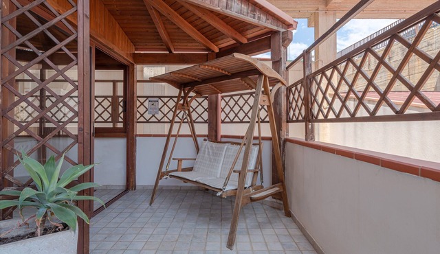 Apartment 'La Casa Di Rosa' with Private Terrace and Wi-Fi