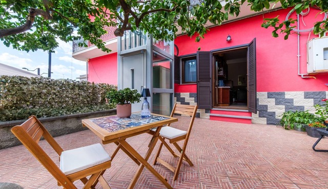 Apartment 'La Casa Dei Limoni' with Mountain View and Private Terrace