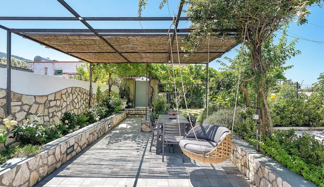 Apartment 'La Primavera' with Mountain View, Wi-Fi and Air Conditioning