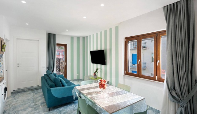 Apartment 'Monolocale A Due Passi Dagli Scavi' with Mountain View, Wi-Fi and Air Conditioning