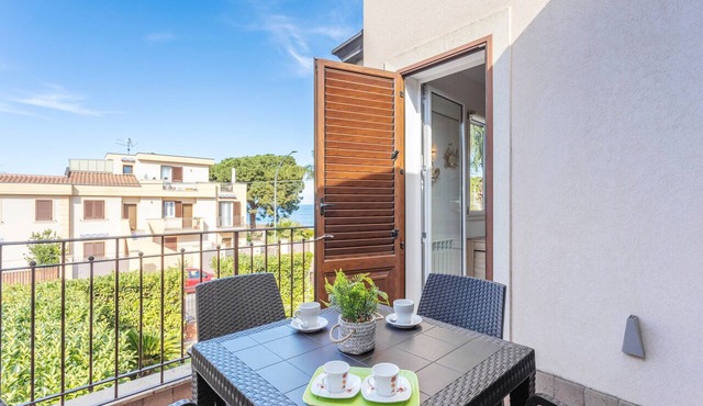 Apartment 'Olimar Home' with Sea View, Wi-Fi and Air Conditioning