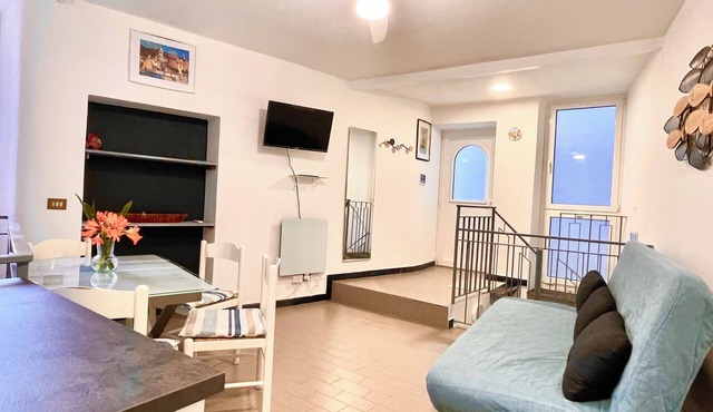Apartment on 2 levels in the historic center of Corniglia