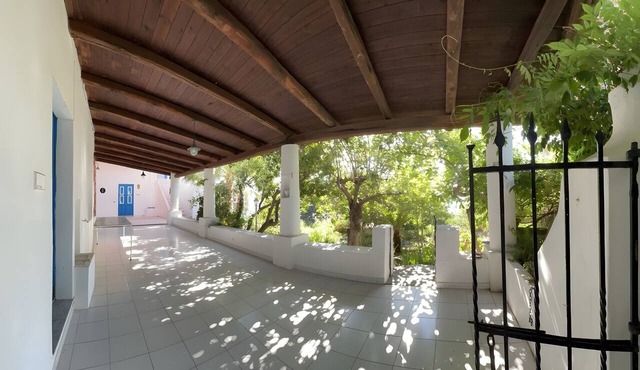 Apartment 'Quadara - Il Rifugio' with Sea View, Private Terrace and Shared Garden
