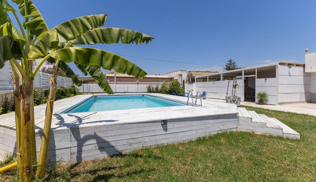 Apartment 'Stella Marina' with Shared Pool, Wi-Fi and Air Conditioning