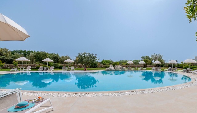 Apartment 'Tenuta Vigna Corallo - Mimosa' with Shared Pool, Wi-Fi and Air Conditioning