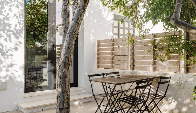 Apartment 'Vento E Salsedine Tramontana' with Private Garden, Wi-Fi and Air Conditioning