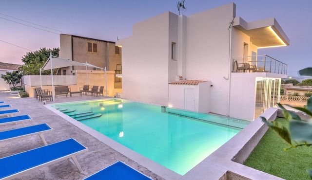 Apartment "Villa Vani - Appartamento 1" with Sea View, Pool, Terrace & Wi-Fi
