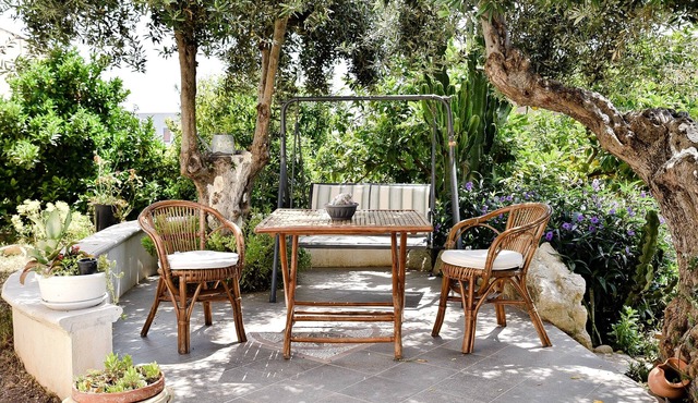 Apartment 'Villa Sovareto' with Sea View, Shared Garden and Wi-Fi