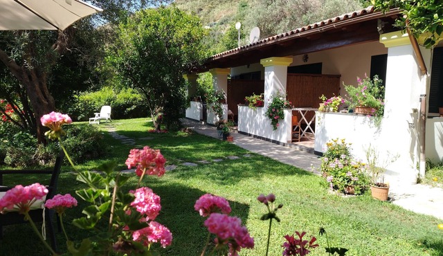 Apartment with garden 200meters from the Sea