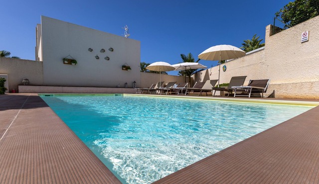 Apartment with View on swimming pool, Wi-Fi and Air Conditioning
