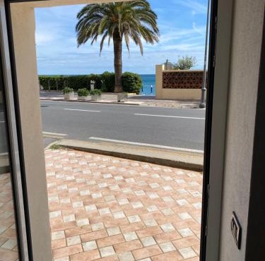 Appartamento piano terra frontale in Varigotti