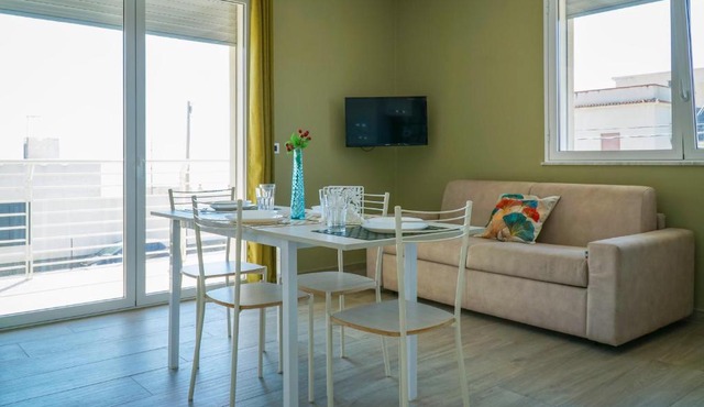 Aragosta Apartment - Sea View, a few steps from the beach