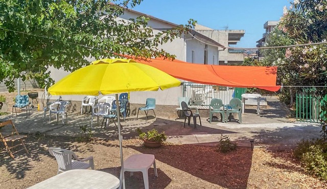 Awesome home in Marina di Strongoli