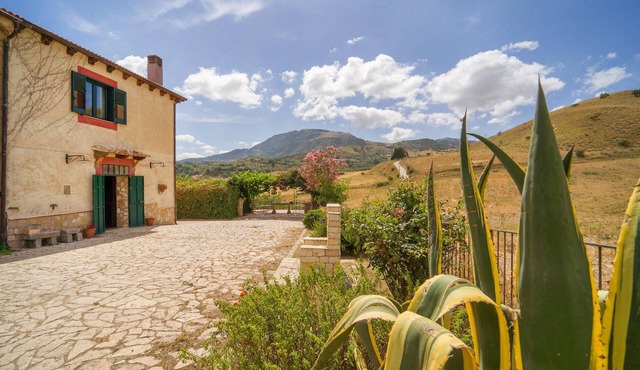 Awesome home in Palazzo Adriano