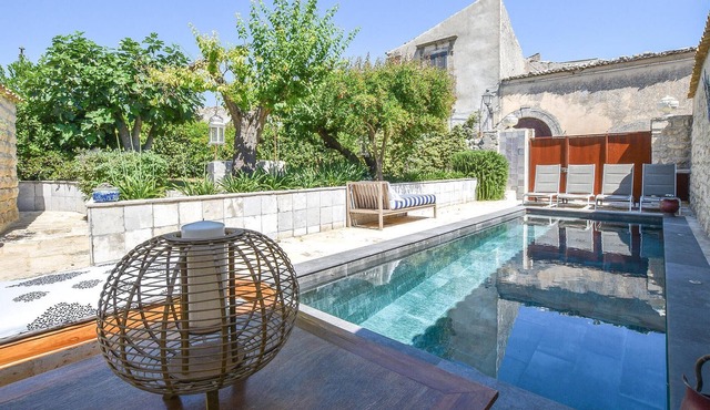 Awesome Home in Palazzolo Acreide With 4 Bedrooms, Wifi and Outdoor Swimming Pool
