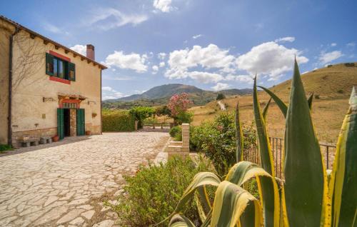 Awesome Home In Palazzo Adriano